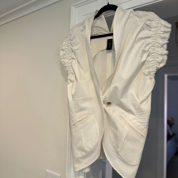 ZERO + MARIA CORNEJO White Vest w/ Gathered Sleeves & V Back Design - Size 10 - Picture 13 of 13